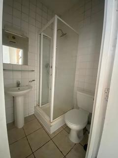 Studio to rent, Craven Park, Harlesden