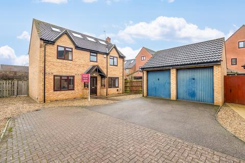 5 bedroom detached house for sale, Abbeydore Grove, Milton Keynes, MK10