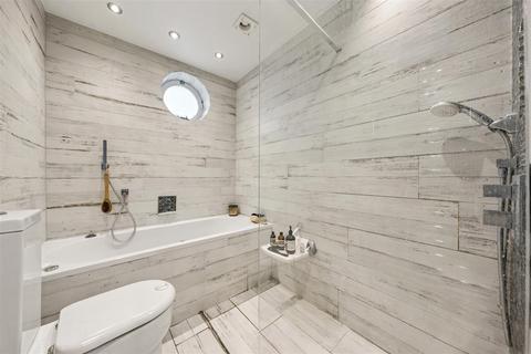 undefined, Bolton Road, London, W4