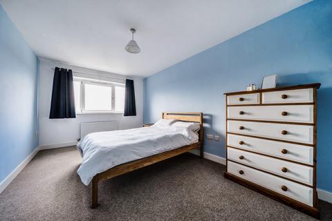 2 bedroom flat for sale, Abbey Close, Taunton TA1