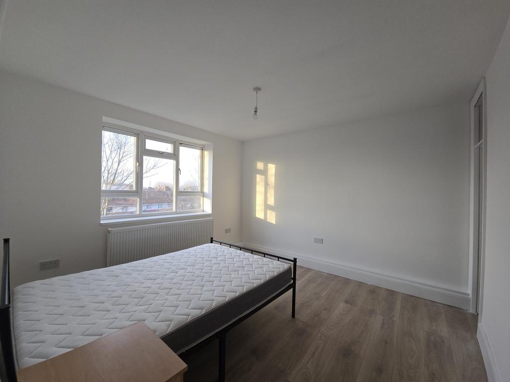 Bedroom 2 - Spacious double bedroom with built-in