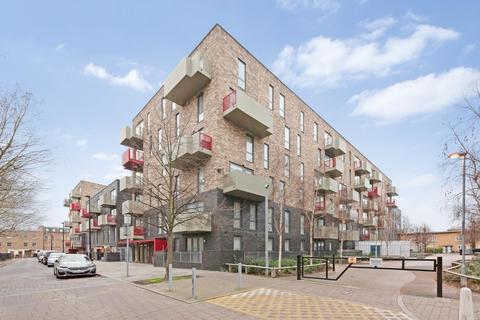 2 bedroom apartment to rent, Carpenter House, Trafalgar Gardens, E1