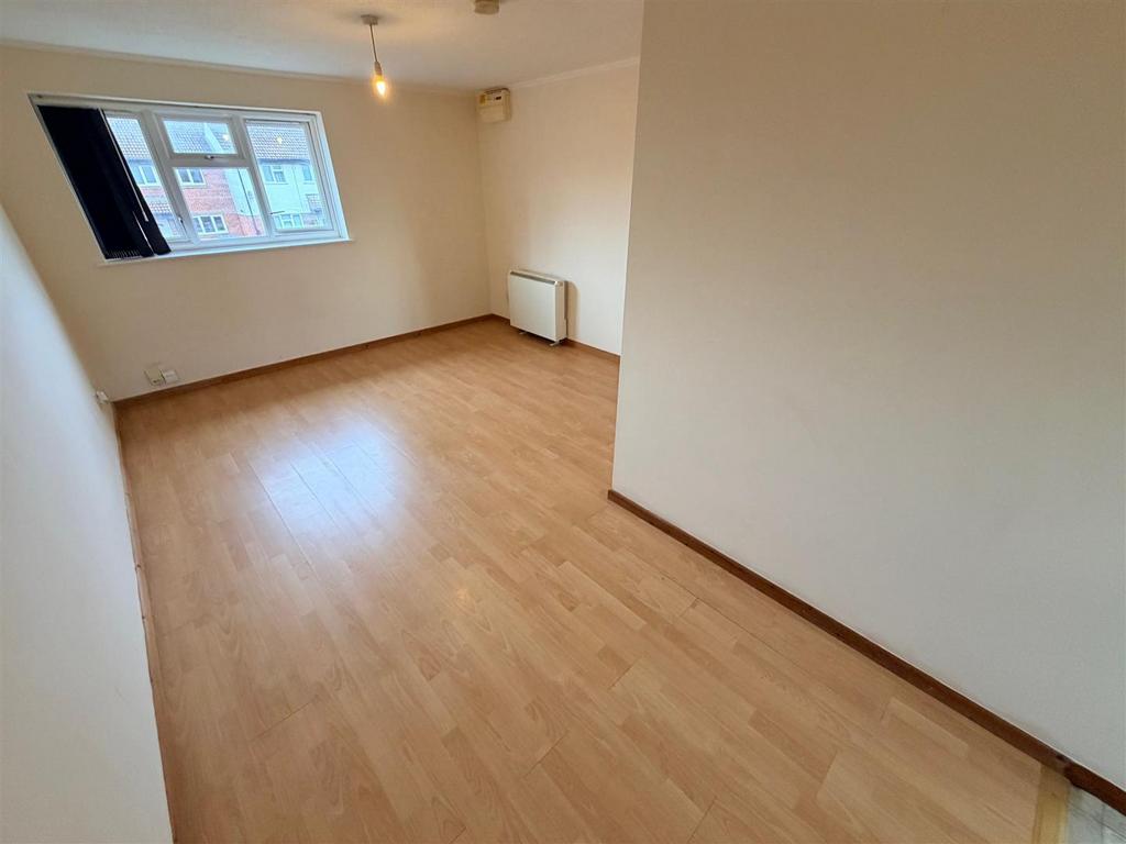 Lounge 1.jpg