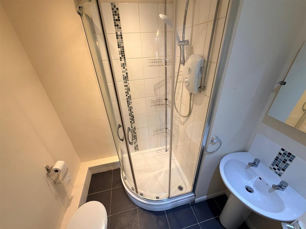 Shower Room.jpg
