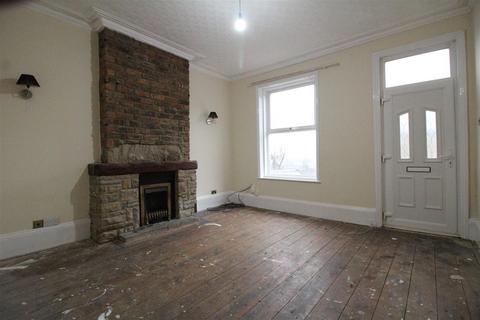 3 bedroom terraced house for sale, Commonside, Batley