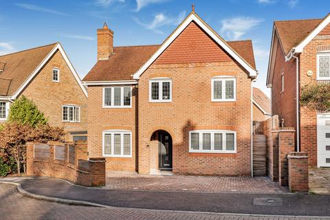undefined, Kings Worthy Road, Fleet, Hampshire