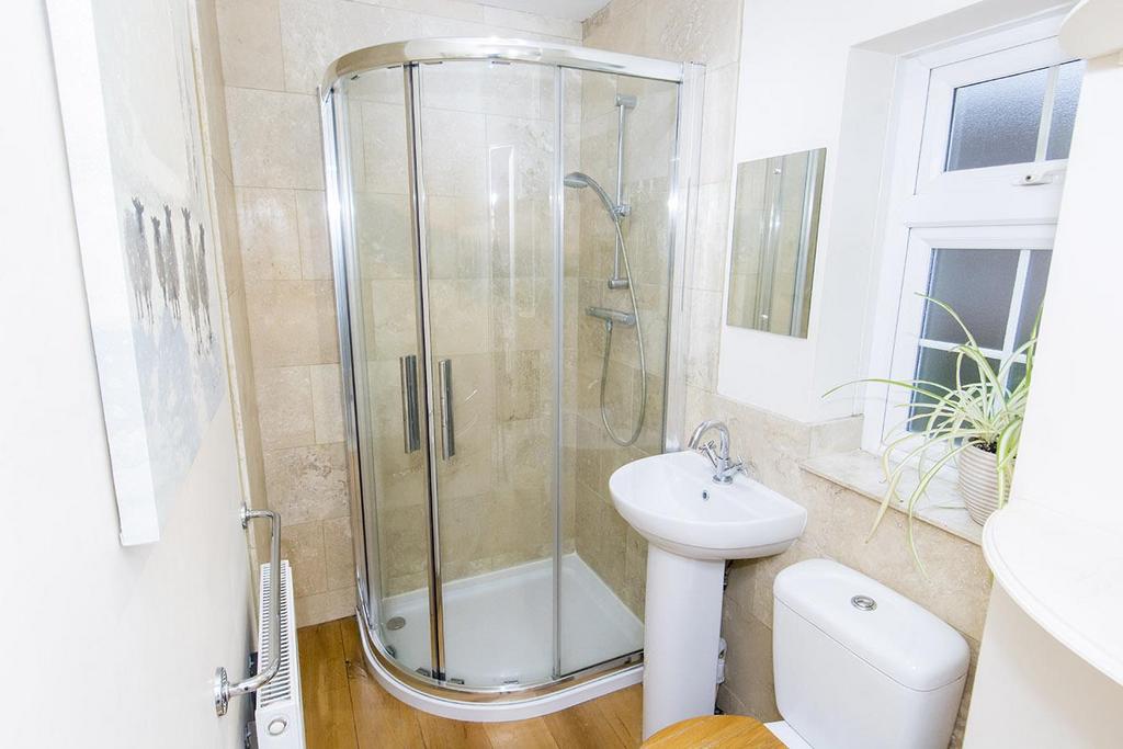 Master En-Suite