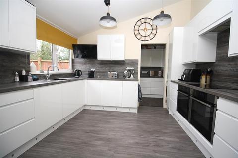 4 bedroom detached house for sale, Passmore, Tinkers Bridge, Milton Keynes