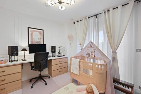 2 bedroom apartment to rent, Harrison Walk, London