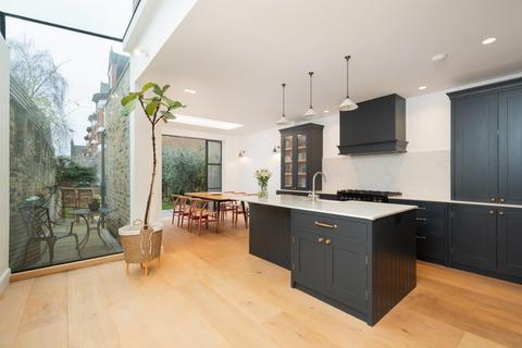 5 bedroom end of terrace house for sale, Kestrel Avenue, London, SE24