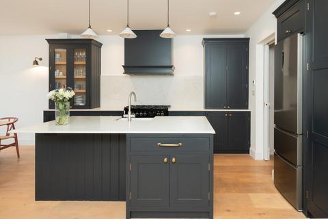 5 bedroom end of terrace house for sale, Kestrel Avenue, London, SE24