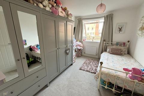 2 bedroom flat for sale, Newman Square, Shirley