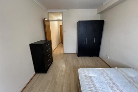 undefined, Brent Street, Hendon, London
