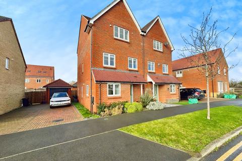 Baston Road, Arborfield Green, Reading