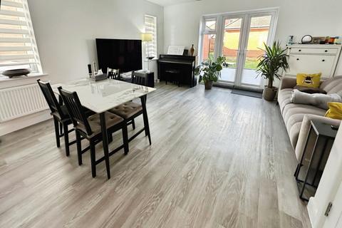 3 bedroom semi-detached house for sale, Baston Road, Arborfield Green, Reading