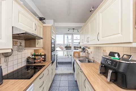 2 bedroom flat for sale, Marine Gate, Brighton BN2