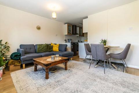 1 bedroom flat to rent, Lovelace Gardens, Surbiton KT6