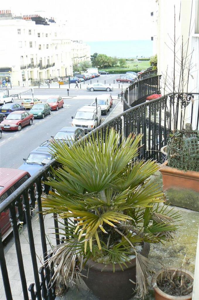 23 Brunswick Place, Flat 3 - balcony.jpg