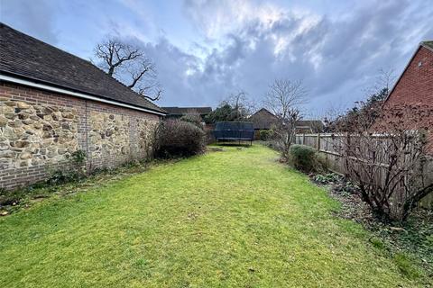 3 bedroom flat for sale, High Street, Limpsfield, Oxted, Surrey, RH8