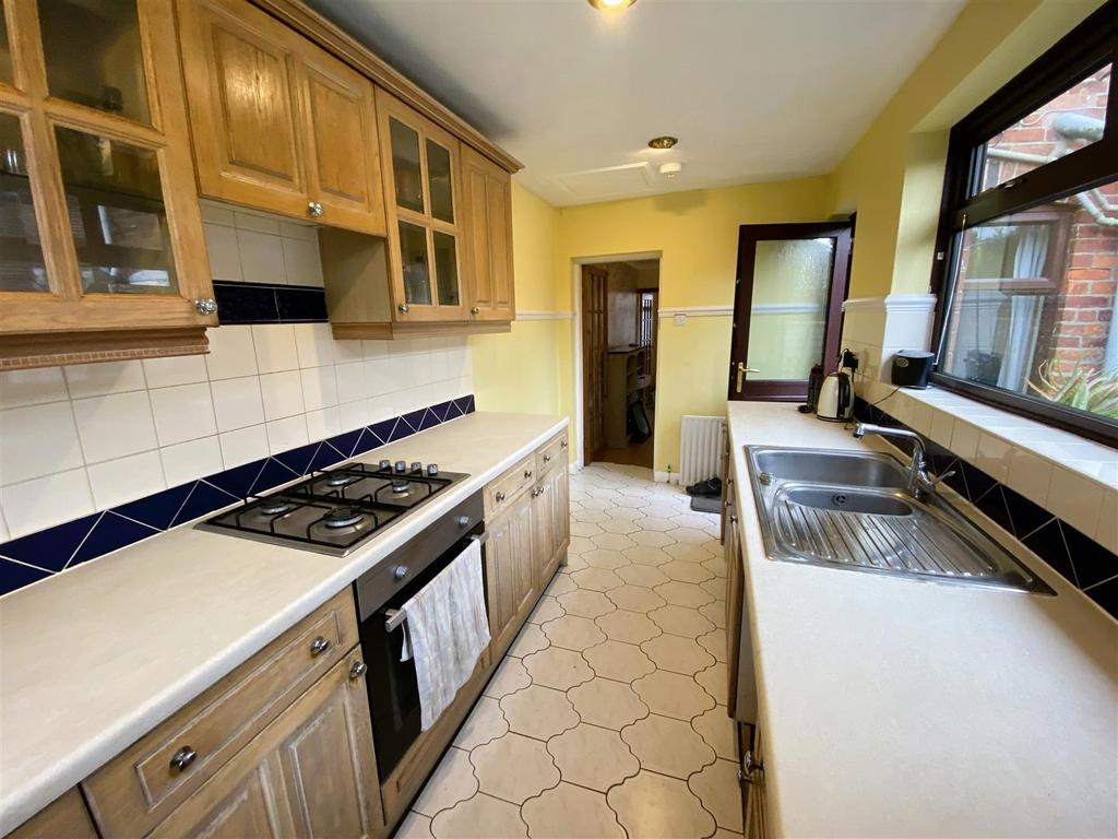 Kitchen.JPG