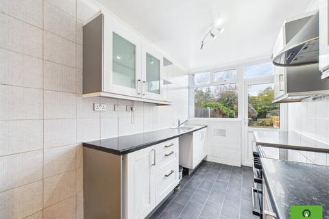 2 bedroom semi-detached house to rent, Elm Park Avenue, Essex RM12