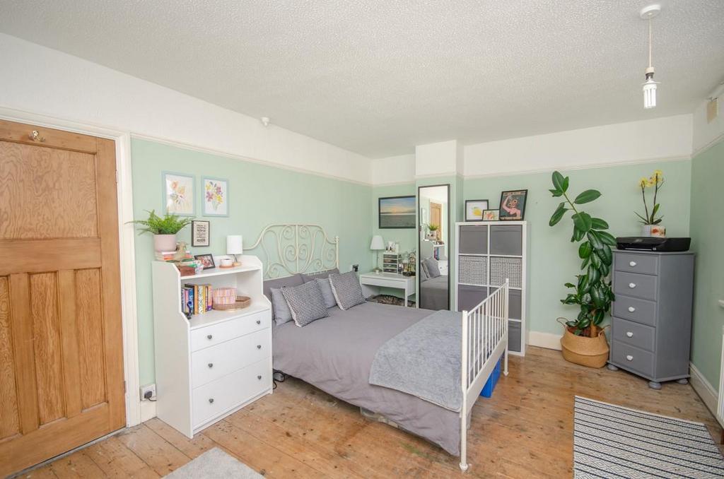 Bedroom one pic 2.jpg