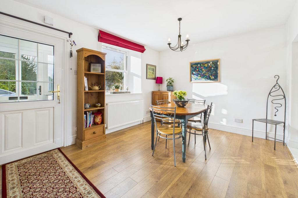 Sitting/dining room