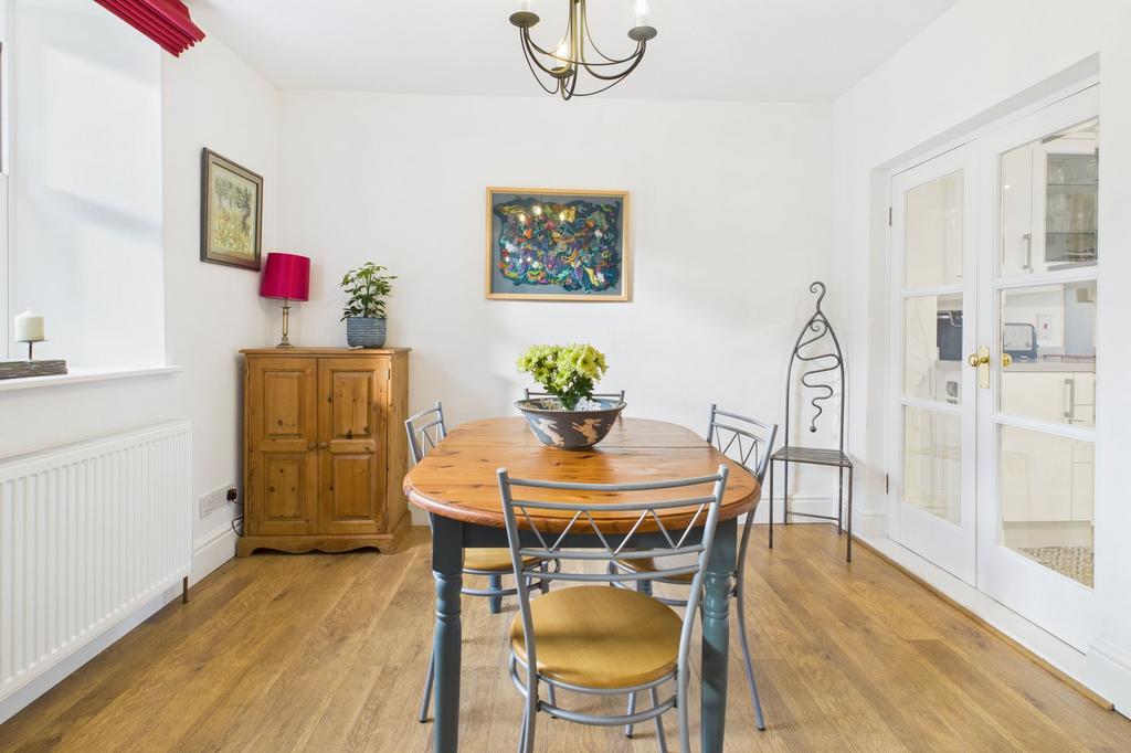 Sitting/dining room