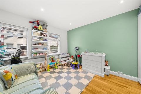 2 bedroom flat for sale, Belton Road, NW2