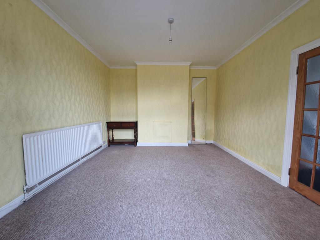 Sitting Room/ Dining Room