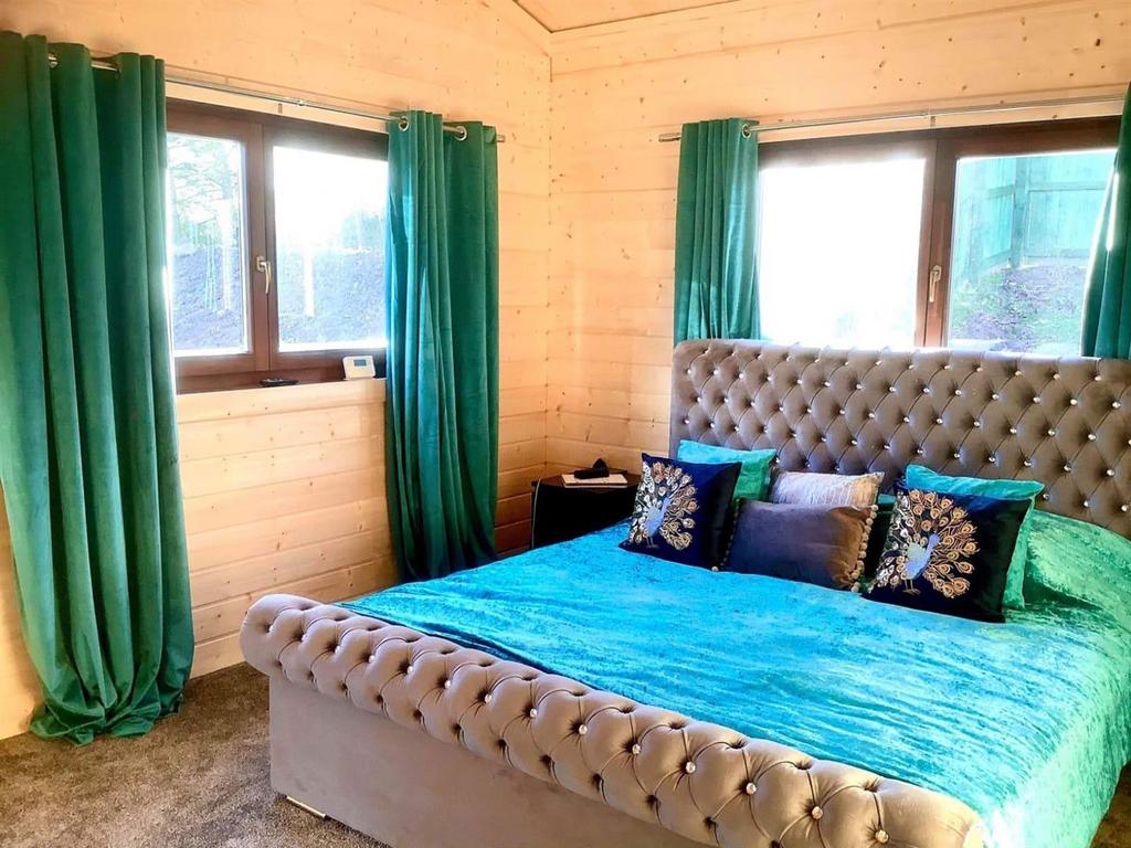 Bed 1.2.jpg