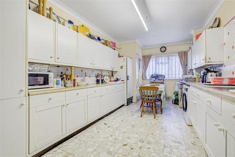undefined, Roehampton Vale, SW15