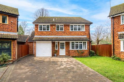 4 bedroom detached house for sale, Gidian Court, Park Street AL2