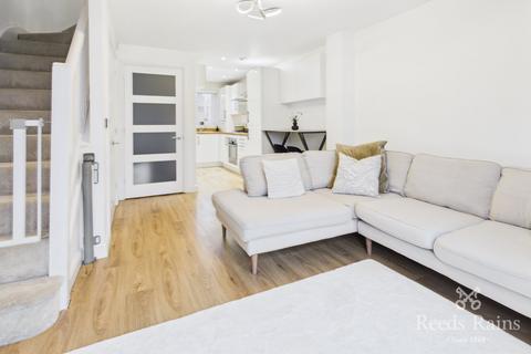 2 bedroom terraced house for sale, Riverside View, West Yorkshire WF10