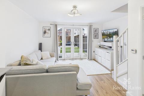 2 bedroom terraced house for sale, Riverside View, West Yorkshire WF10
