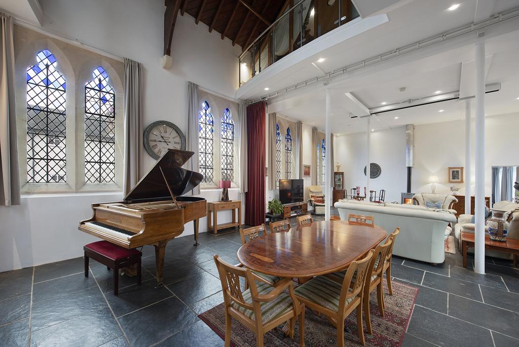 Sitting/Dining Room