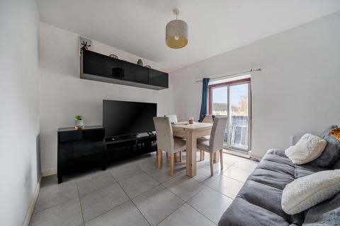 2 bedroom flat for sale, Canute Road, Southampton, Hampshire, SO14