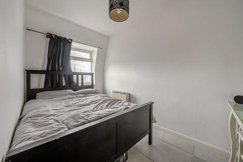 2 bedroom flat for sale, Canute Road, Southampton, Hampshire, SO14
