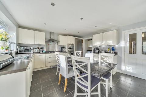 4 bedroom detached house for sale, Lords Close, Wroughton, Swindon, SN4