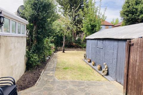 3 bedroom semi-detached house for sale, Axholme Avenue, Edgware HA8