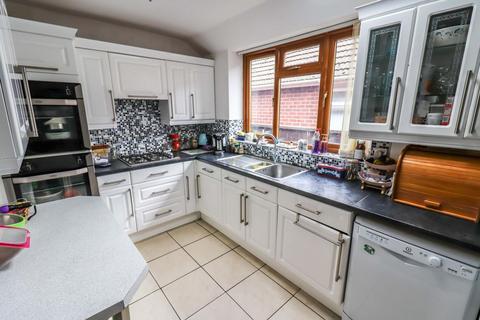 4 bedroom detached bungalow for sale, Station Road, Coventry CV7