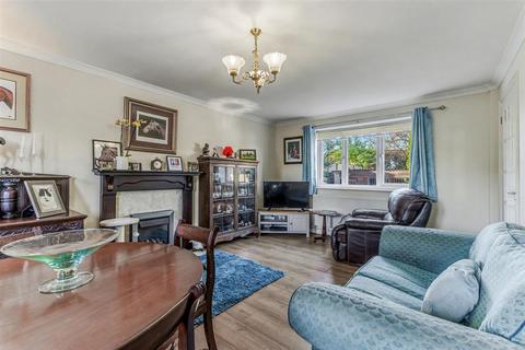 undefined, Strensham Gate, Worcester WR8