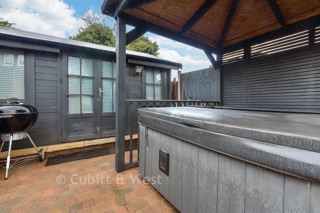 External Lifestyle Photograph