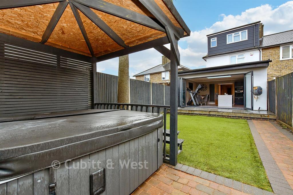 External Lifestyle Photograph