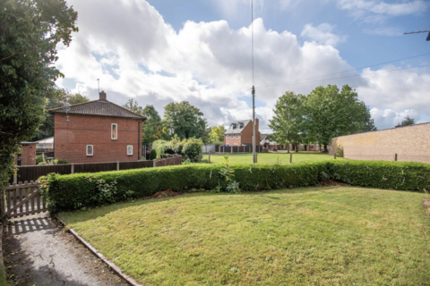 3 bedroom semi-detached house for sale, Victoria Crescent, Oswestry SY11