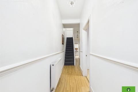 3 bedroom semi-detached house to rent, Kyme Road, Essex RM11
