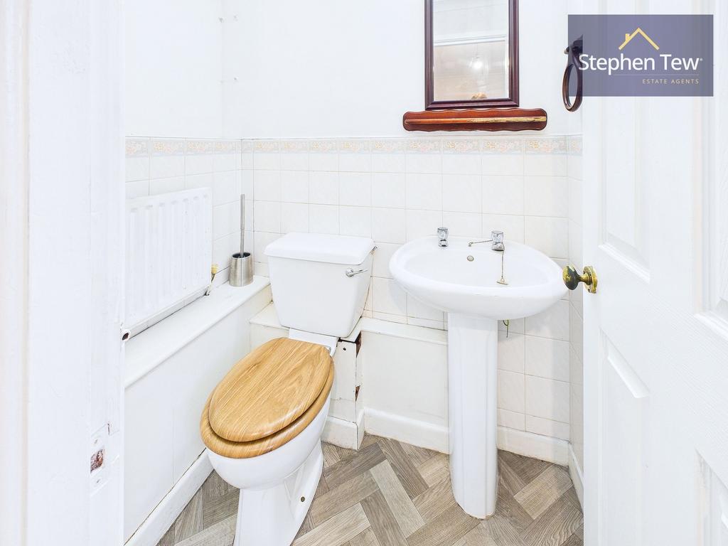 Bedroom 2 WC