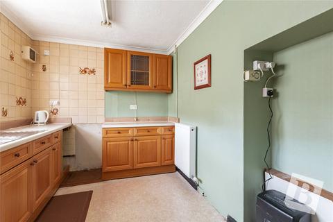 2 bedroom terraced house for sale, Amersham Road, Romford, RM3