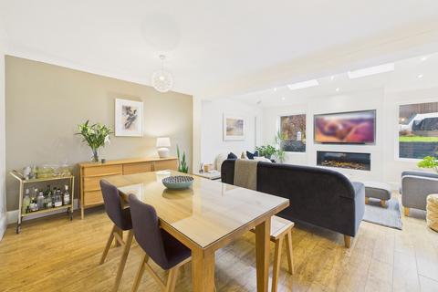 4 bedroom semi-detached house for sale, Dartmouth Avenue, Low Fell, Gateshead, NE9