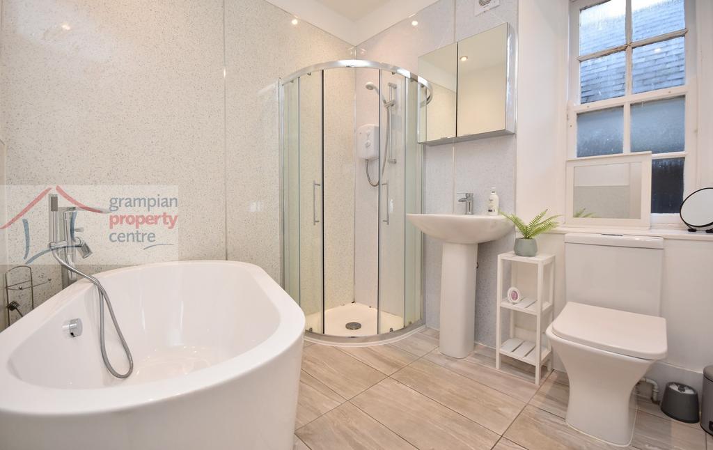 Bathroom.JPG
